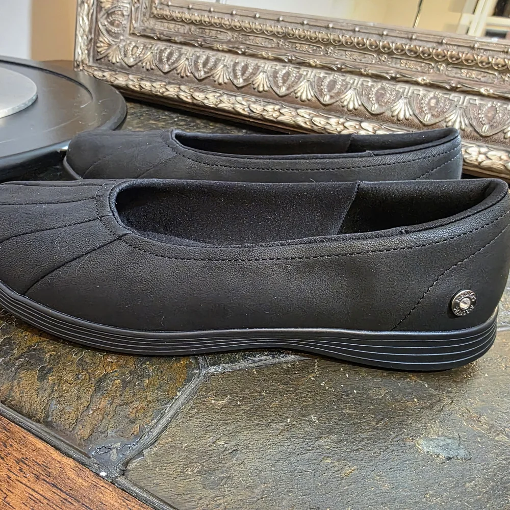 NWOB. Skechers On-the-GO Dreamy-Upscale Slip-On Shoes. Sz 9 - Picture 3 of 8